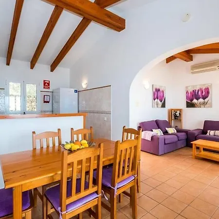 Casa Roman - 3 Bedroom - Beautiful Sea Views - A Private Family *