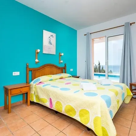 Casa Roman - 3 Bedroom - Beautiful Sea Views - A Private Family *