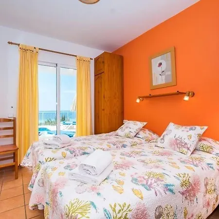 Casa Roman - 3 Bedroom - Beautiful Sea Views - A Private Family